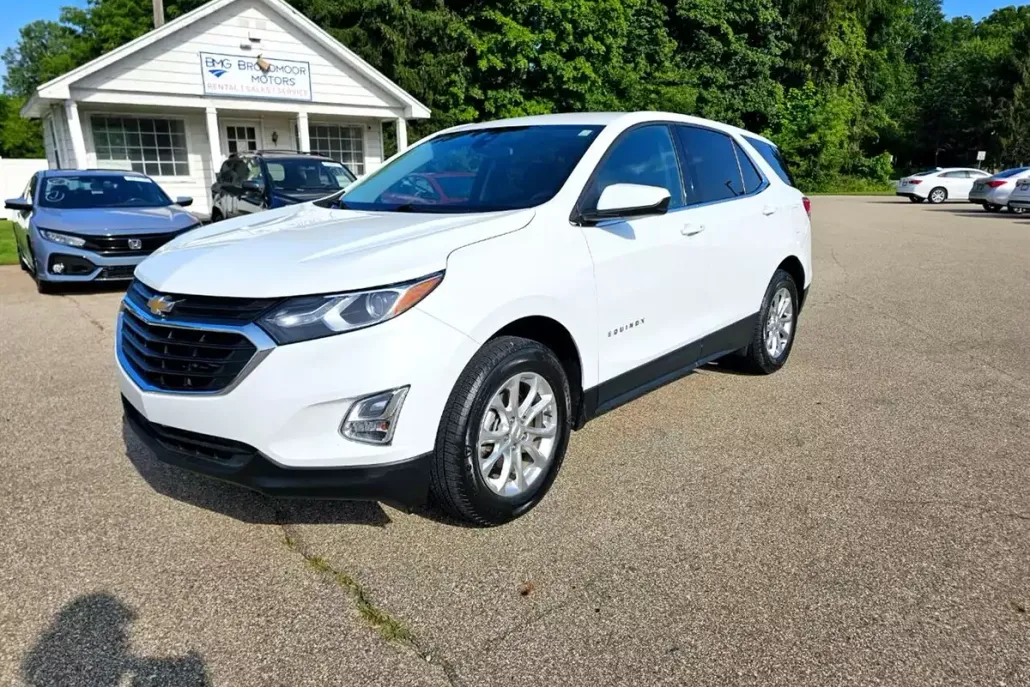 2020 Chevrolet Equinox LT photo 1