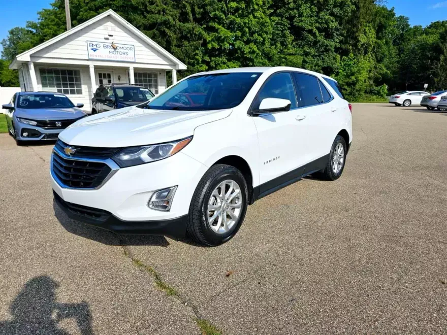 2020 Chevrolet Equinox LT photo 1
