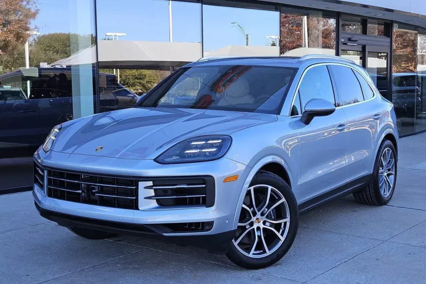 2025 Porsche Cayenne photo 1