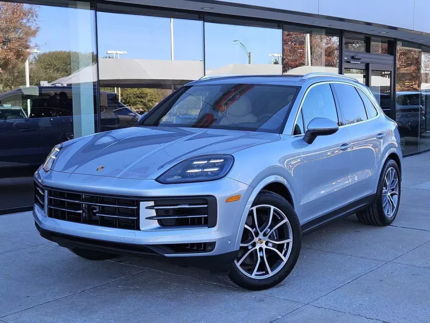2025 Porsche Cayenne photo 1