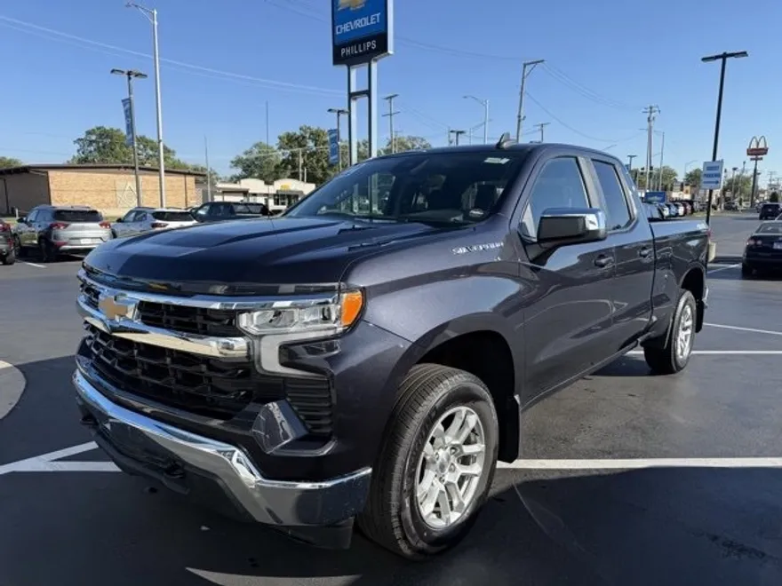 2022 Chevrolet Silverado 1500 LT photo 1