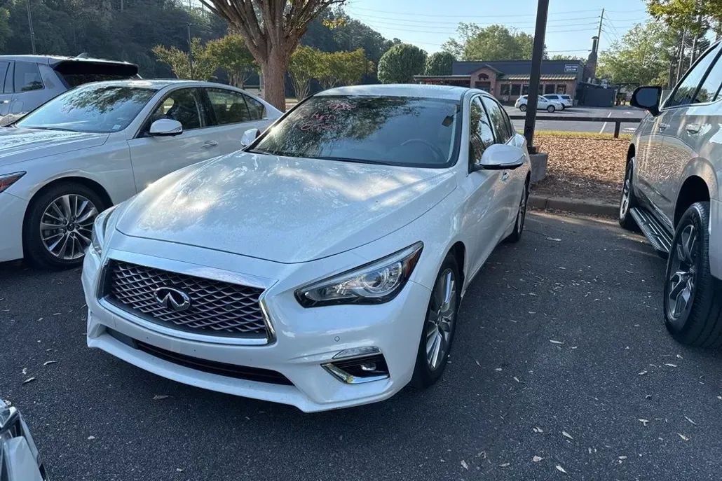 2022 Infiniti Q50 LUXE photo 1