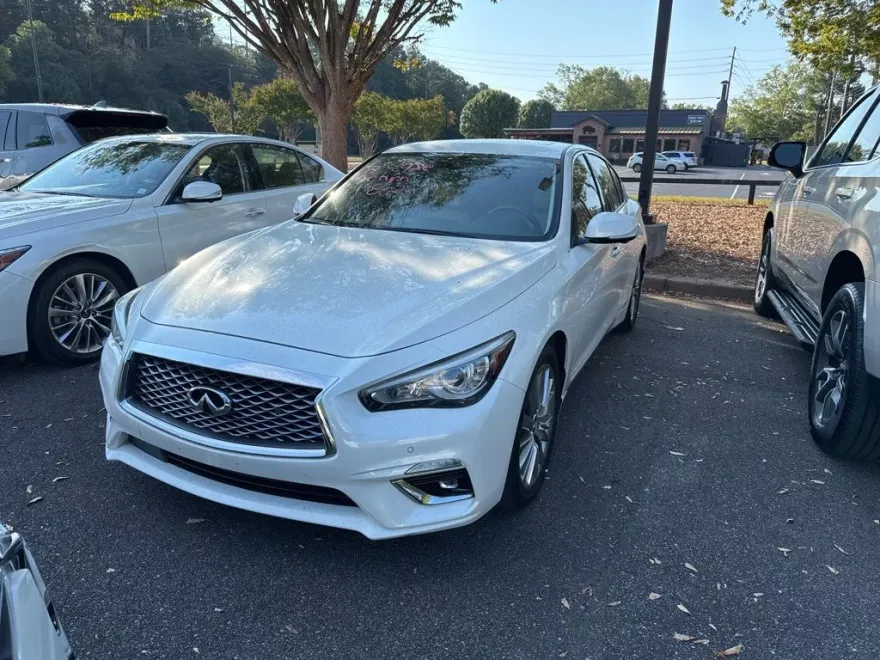 2022 Infiniti Q50 LUXE photo 1