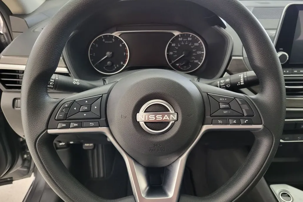 2024 Nissan Altima 2.5 SV photo 1