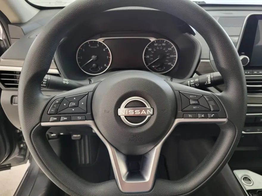 2024 Nissan Altima 2.5 SV photo 1
