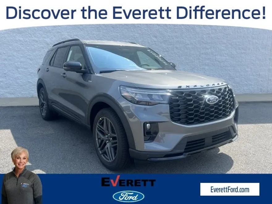 2025 Ford Explorer ST-Line photo 1