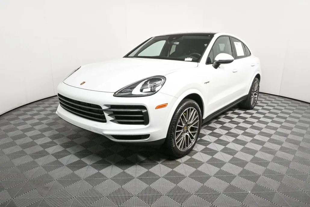 2023 Porsche Cayenne E-Hybrid Coupe Platinum Edition photo 1