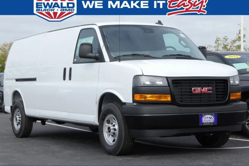 2025 Gmc Savana Cutaway 3500 photo 1