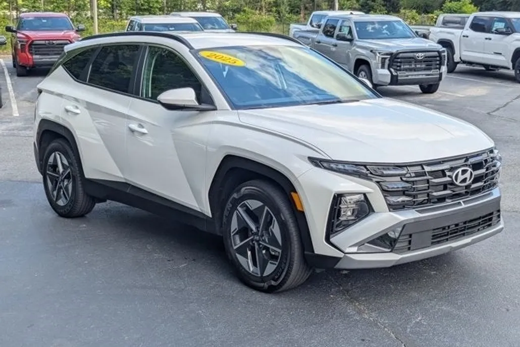 2025 Hyundai Tucson SEL photo 1