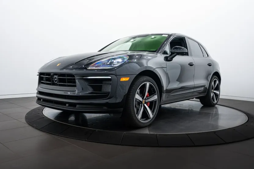 2025 Porsche Macan S photo 1