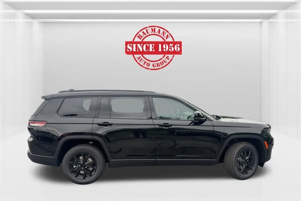 2025 Jeep Grand Cherokee Altitude photo 1