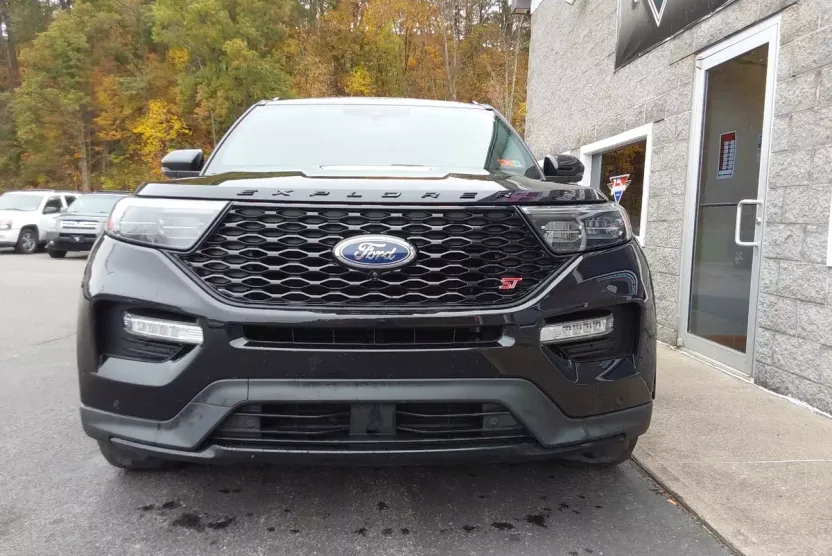 2020 Ford Explorer ST photo 1