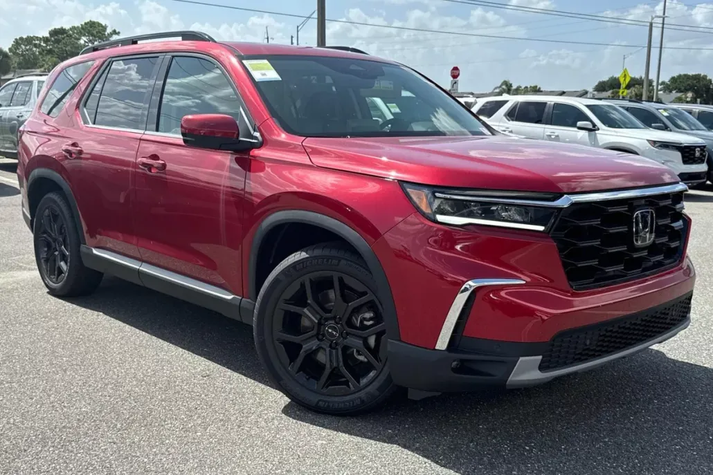 2025 Honda Pilot Touring photo 1