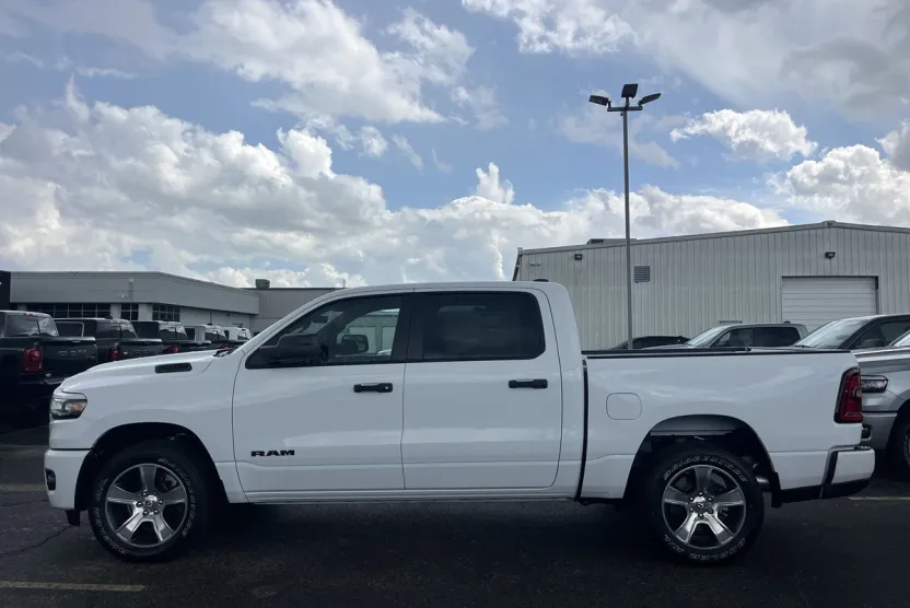 2025 Ram 1500 Tradesman photo 1