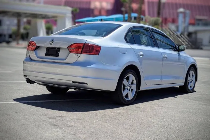 2013 Volkswagen Jetta TDI photo 1