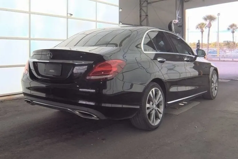 2016 Mercedes Benz C 300 photo 1