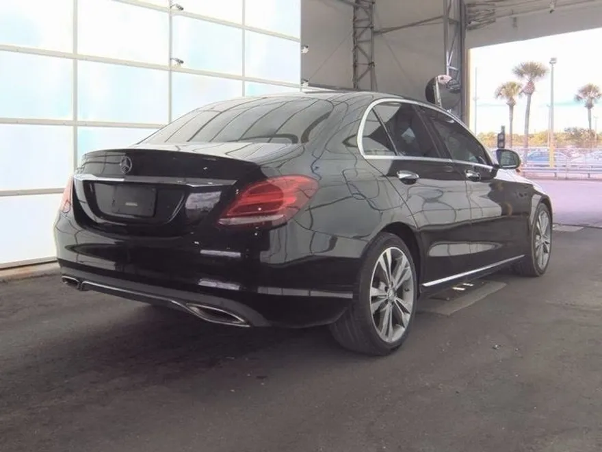 2016 Mercedes Benz C 300 photo 1