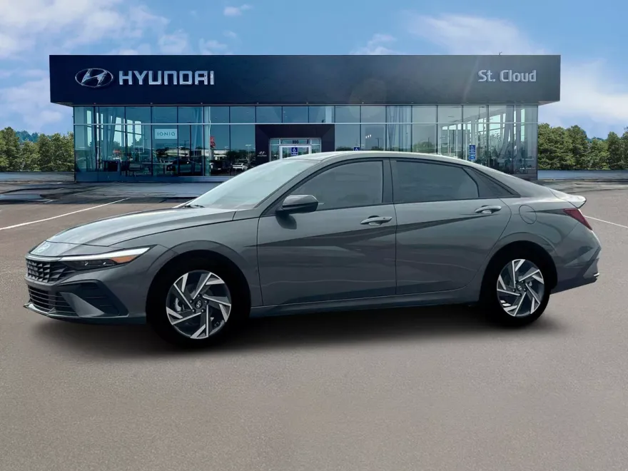 2025 Hyundai Elantra SEL Sport photo 1
