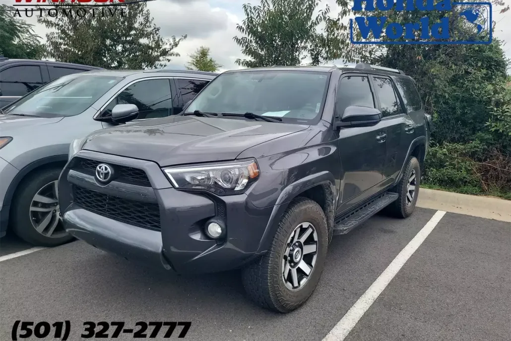2019 Toyota 4Runner SR5 photo 1