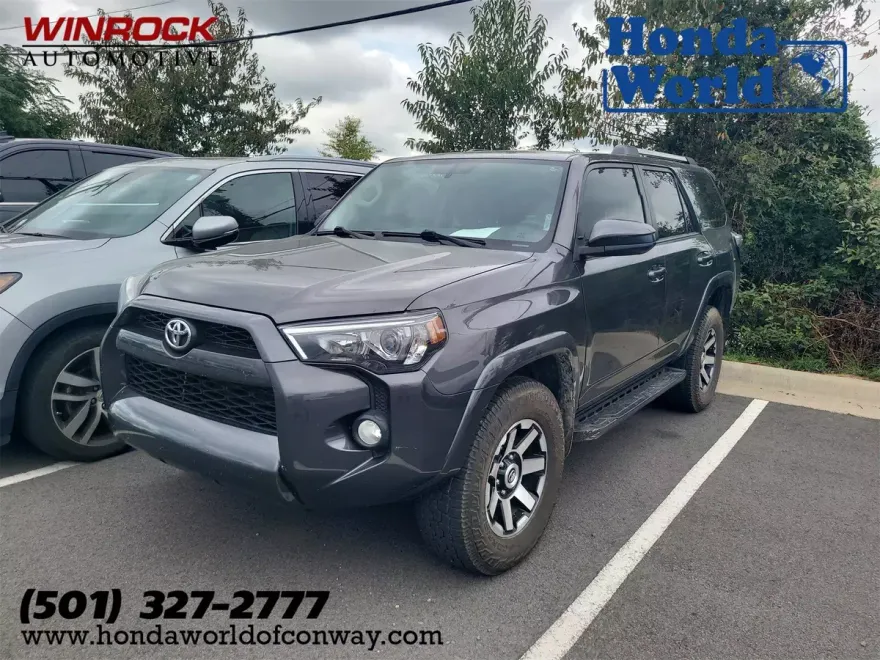2019 Toyota 4Runner SR5 photo 1
