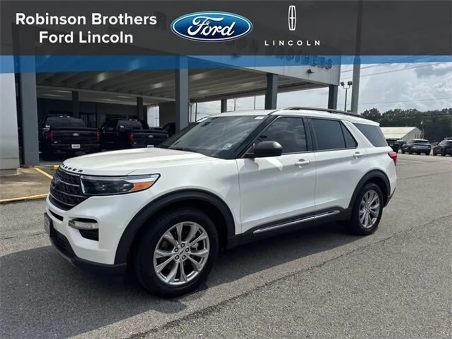 2021 Ford Explorer XLT photo 1
