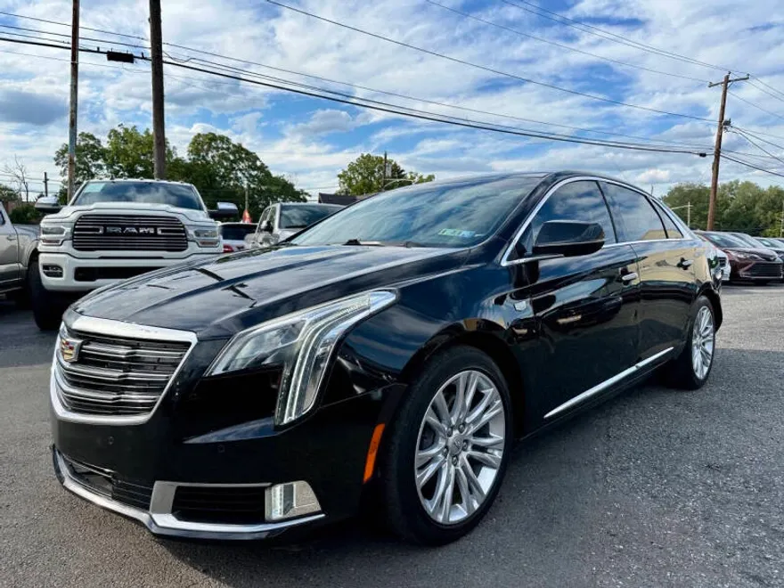 2018 Cadillac XTS Luxury photo 1