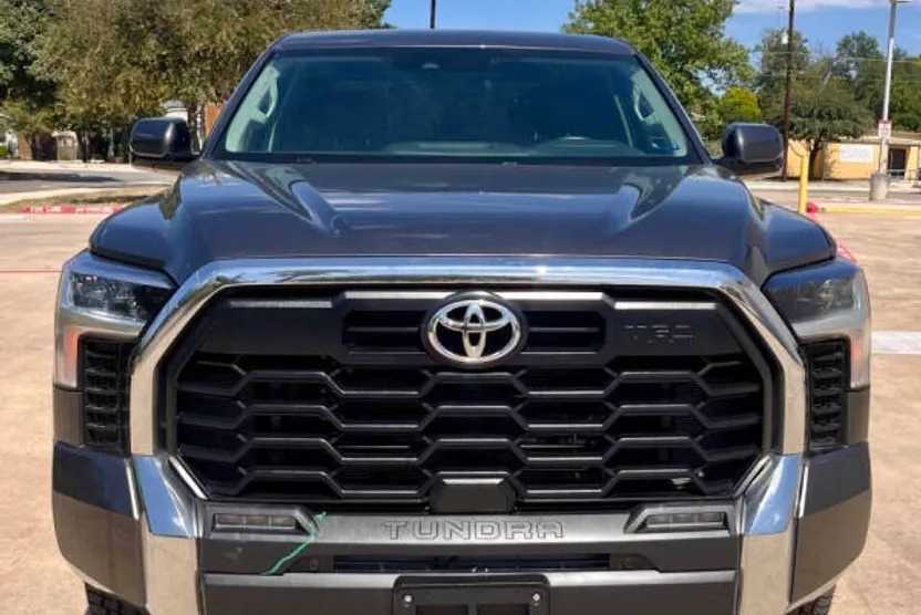 2023 Toyota Tundra SR5 photo 1