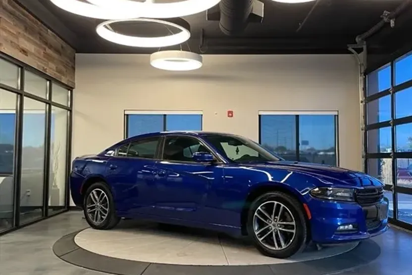 2019 Dodge Charger SXT photo 1