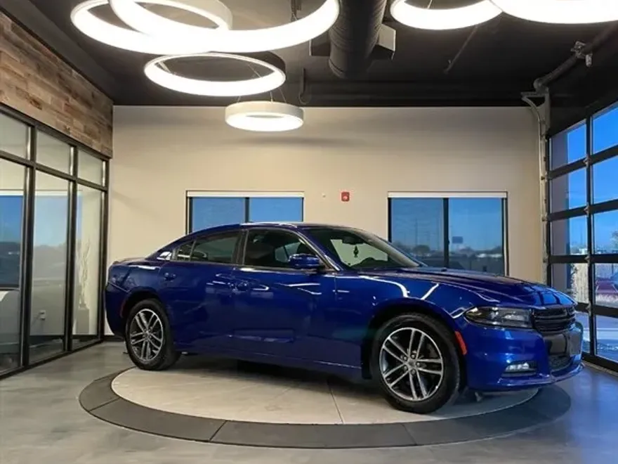 2019 Dodge Charger SXT photo 1