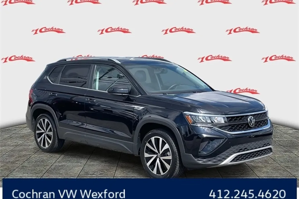 2024 Volkswagen Taos SE photo 1