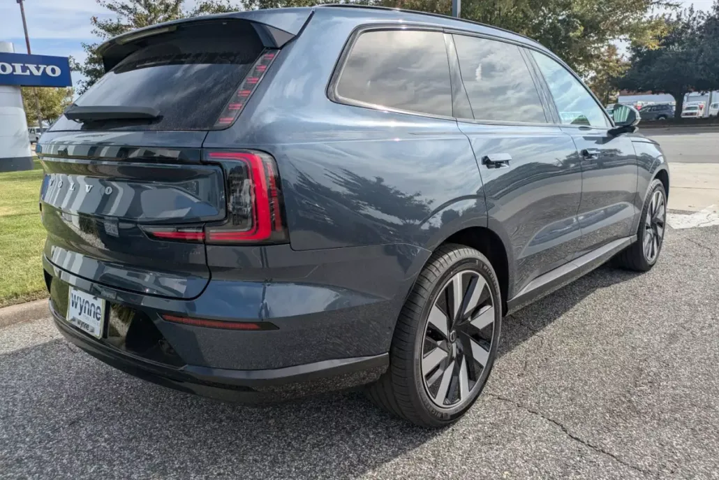 2025 Volvo EX90 Twin Motor Performance Ultra photo 1