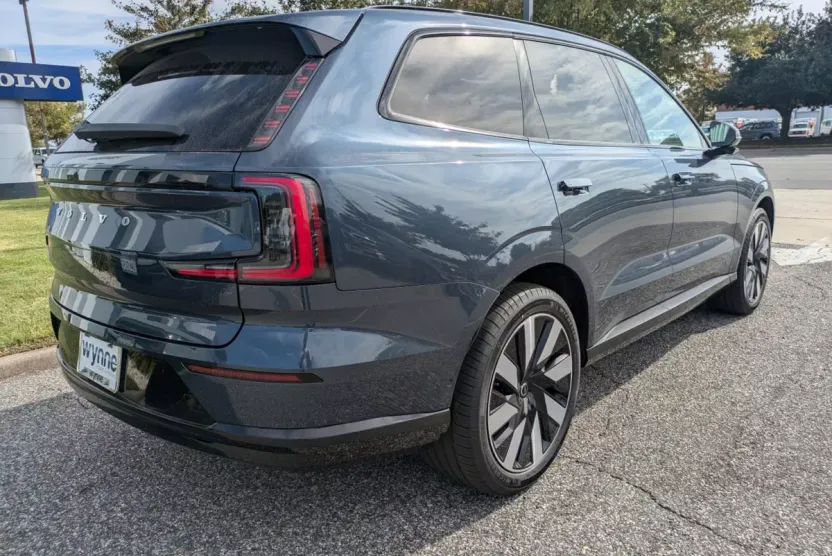 2025 Volvo EX90 Twin Motor Performance Ultra photo 1