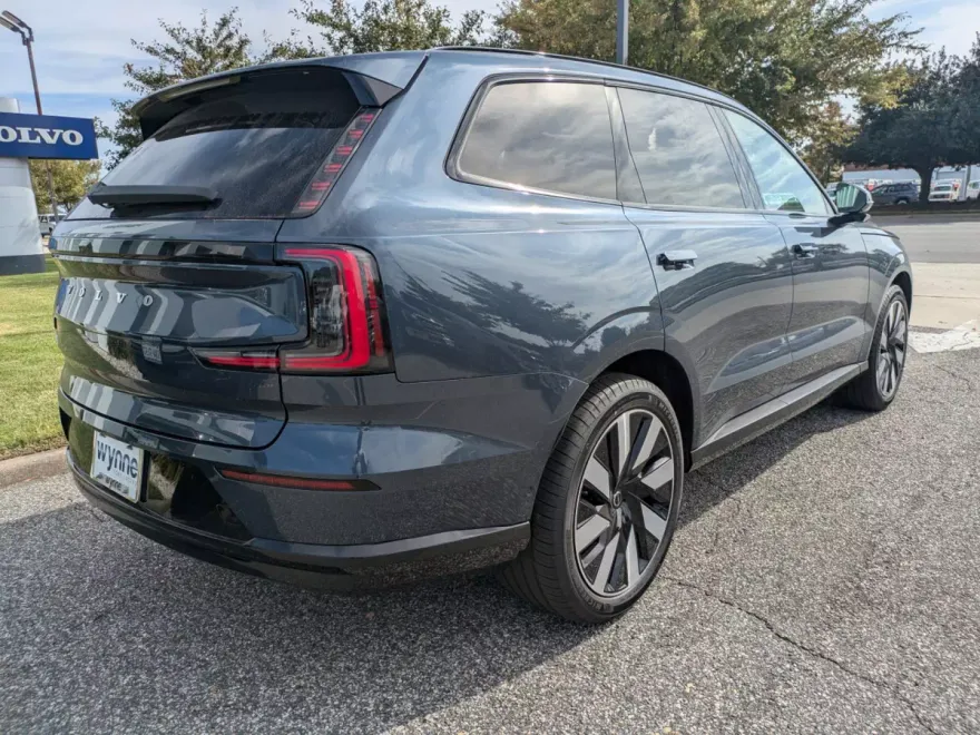 2025 Volvo EX90 Twin Motor Performance Ultra photo 1