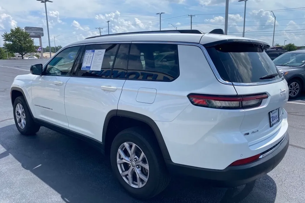 2022 Jeep Grand Cherokee Limited photo 1