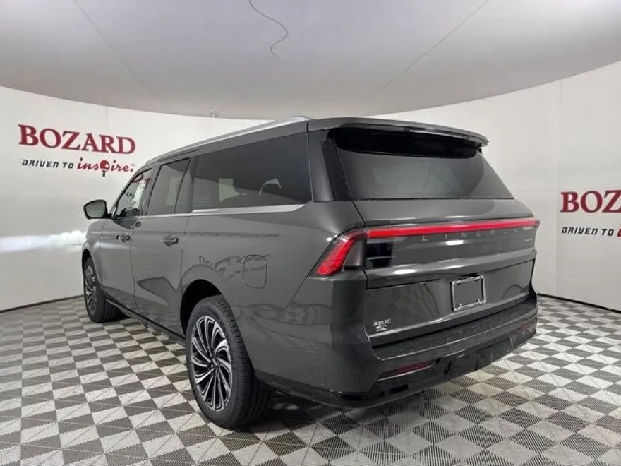 2025 Lincoln Navigator Black Label photo 1