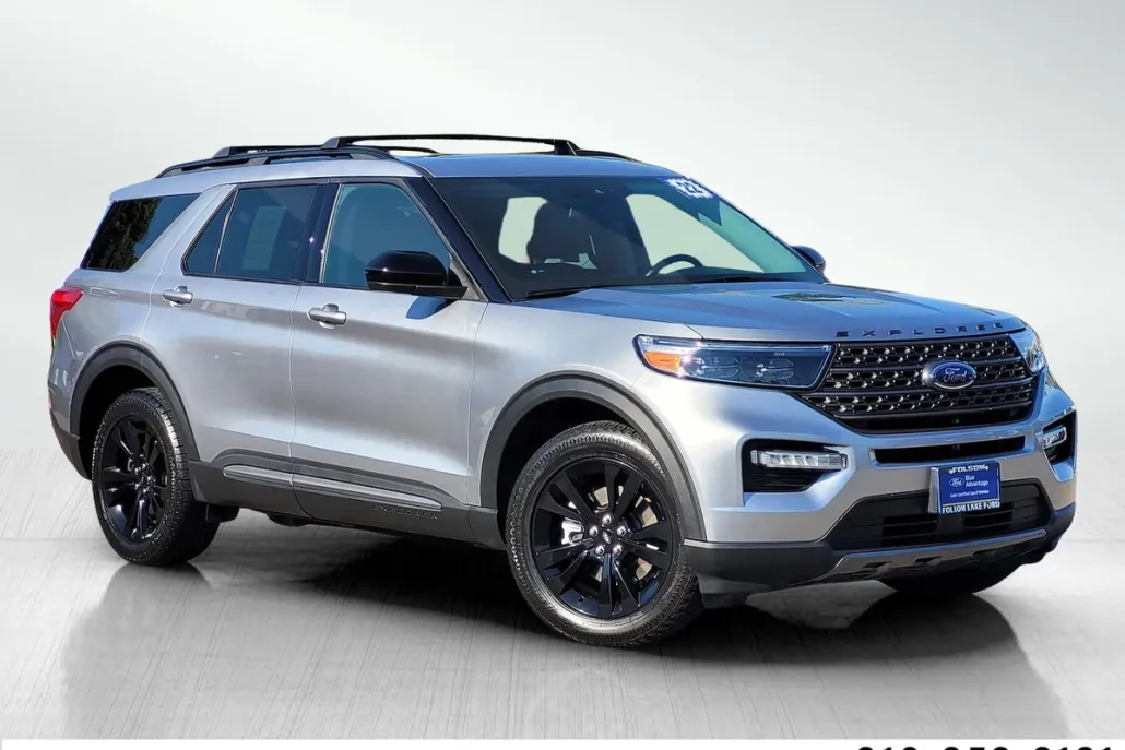 2022 Ford Explorer XLT photo 1