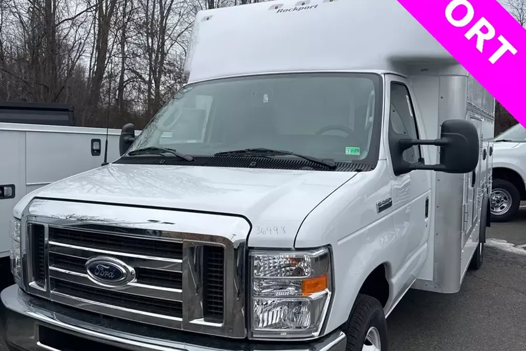 2025 Ford E-350 photo 1