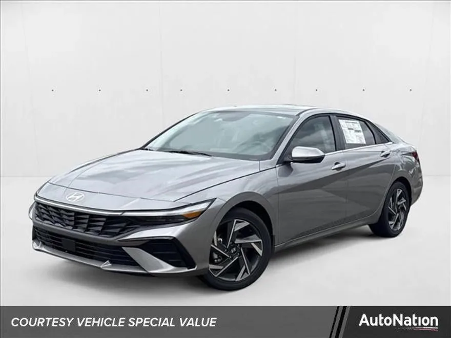 2025 Hyundai Elantra Limited photo 1