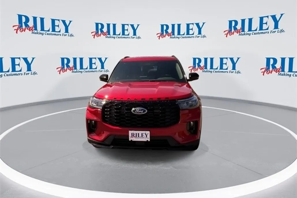 2025 Ford Explorer ST-Line photo 1