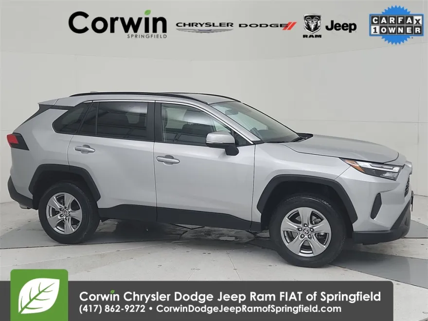 2024 Toyota RAV4 XLE photo 1