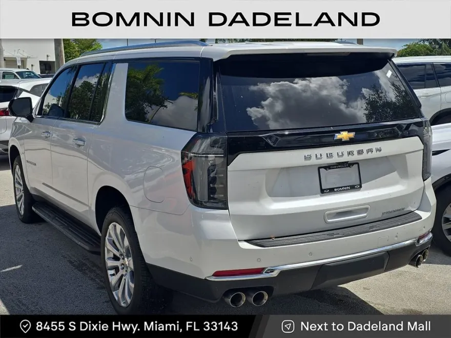2025 Chevrolet Suburban Premier photo 1