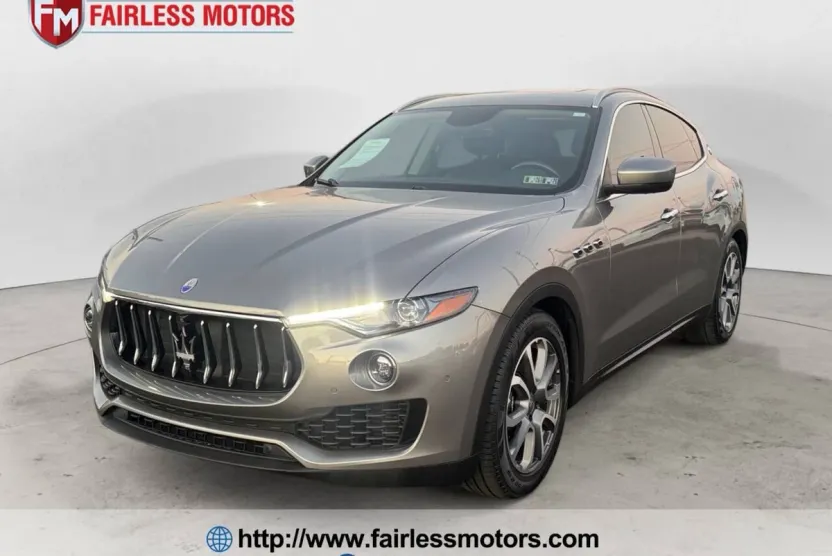 2017 Maserati Levante S photo 1