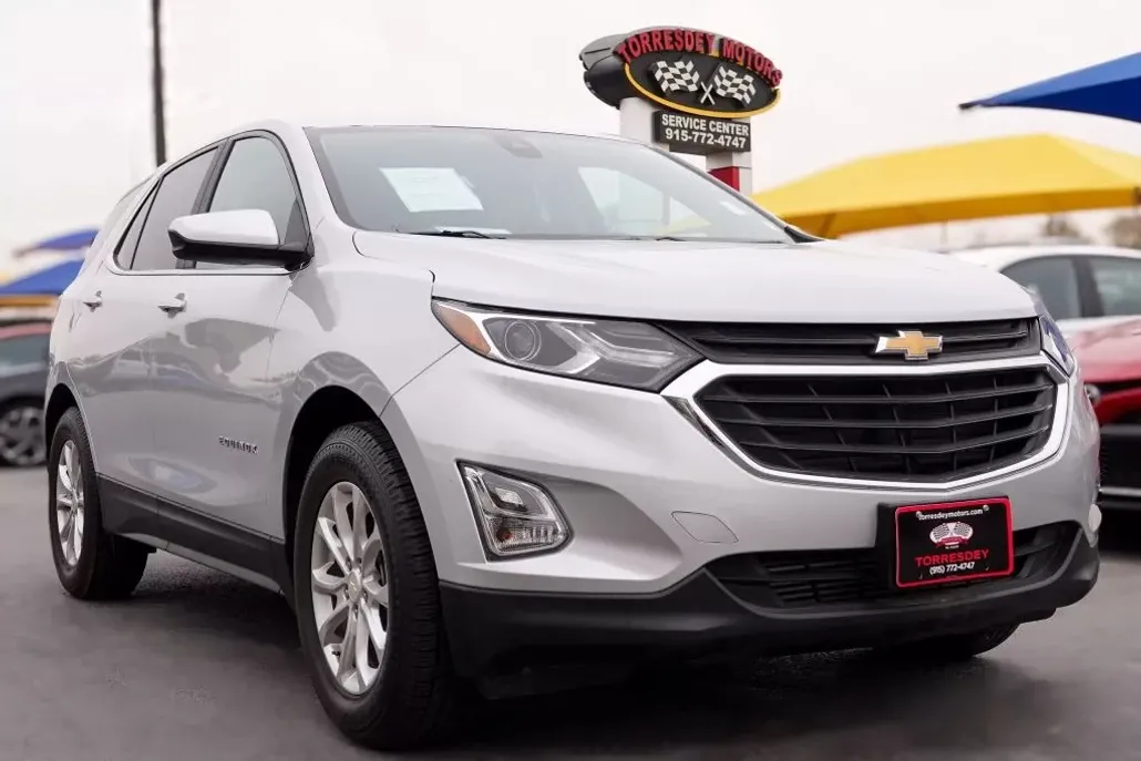 2021 Chevrolet Equinox LT photo 1