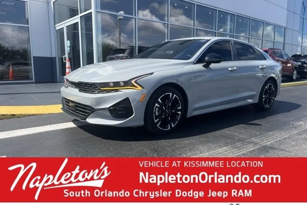 2023 Kia K5 GT-Line photo 1