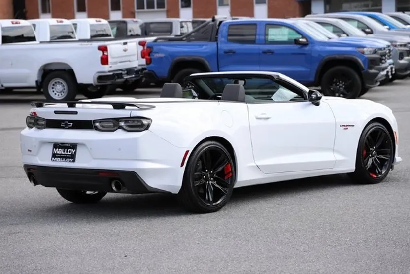 2023 Chevrolet Camaro 3LT photo 1