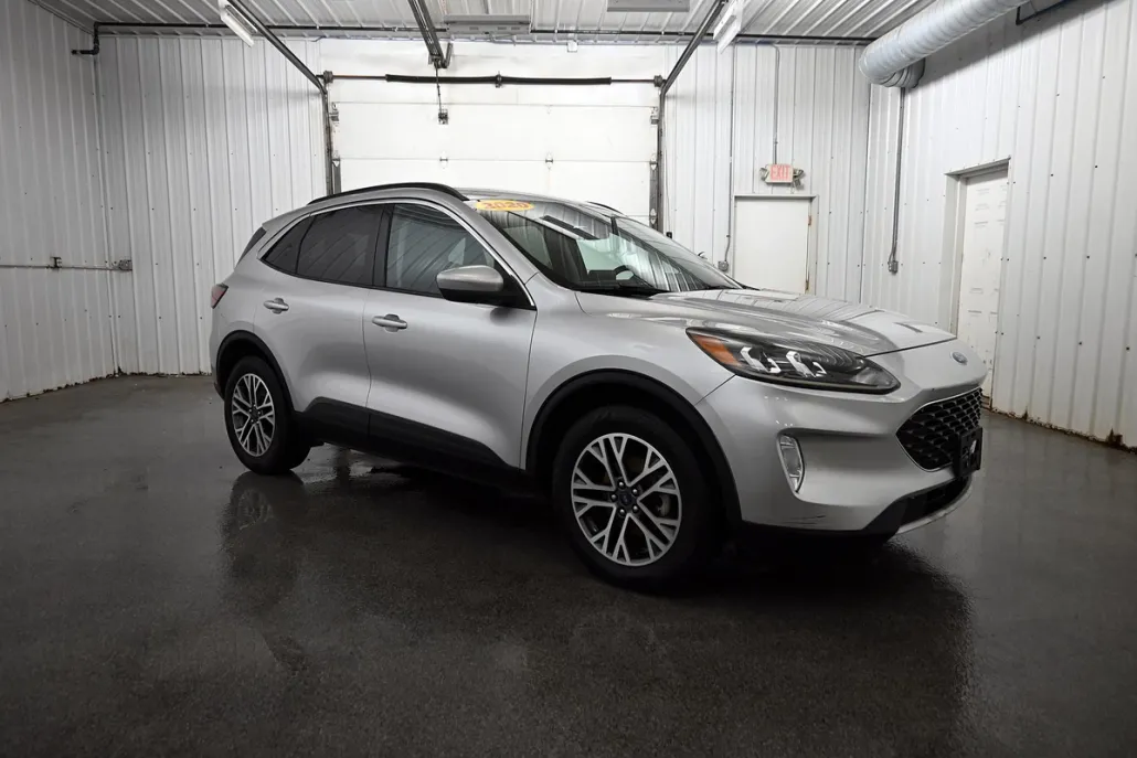 2020 Ford Escape SEL photo 1