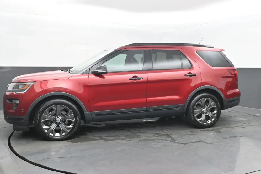 2018 Ford Explorer Sport photo 1