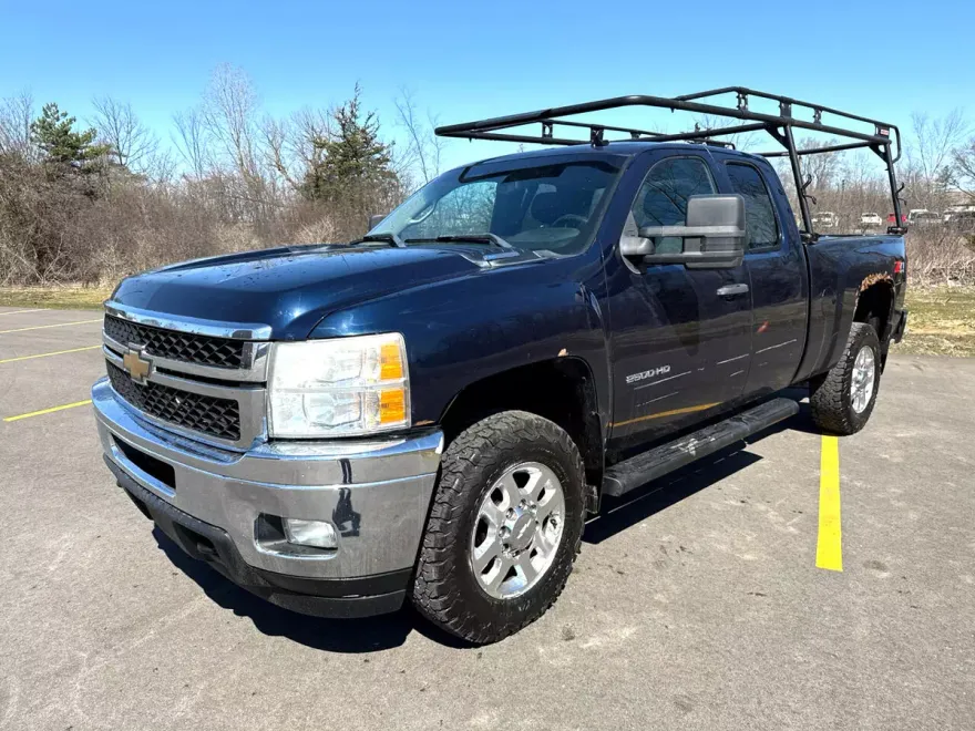 2011 Chevrolet Silverado 2500HD LT photo 1