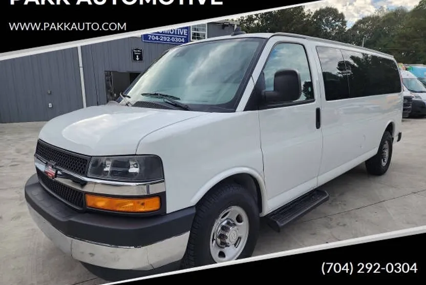 2020 Chevrolet Express LT photo 1