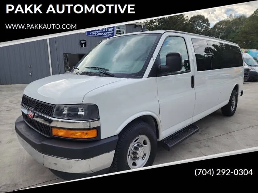 2020 Chevrolet Express LT photo 1